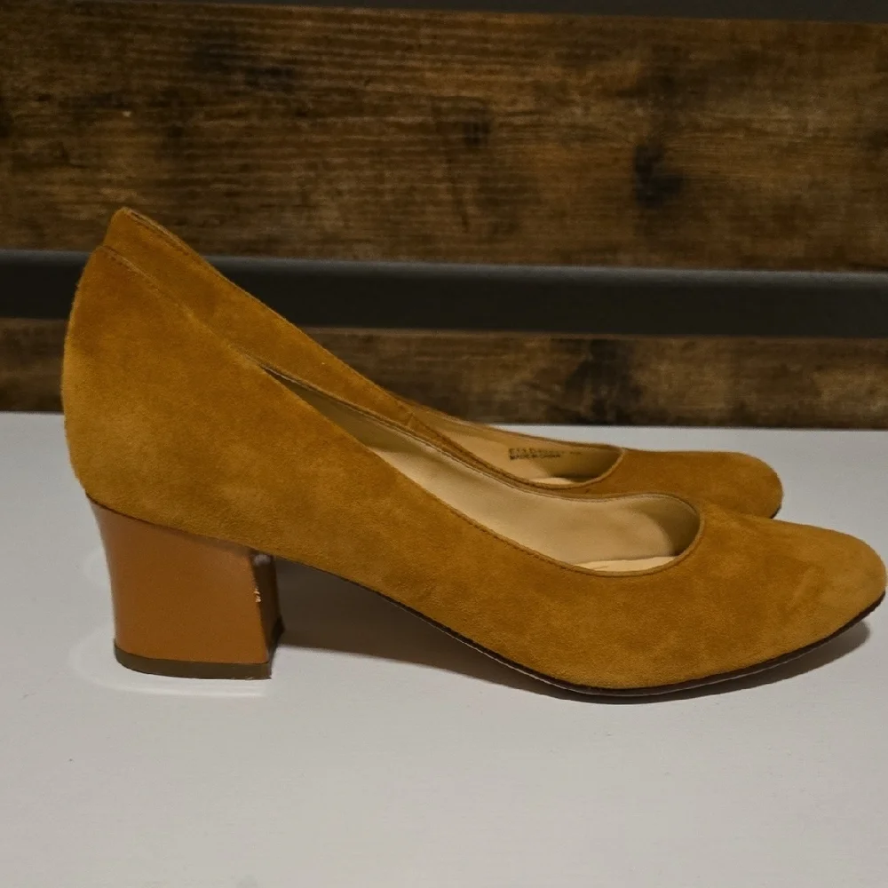 Cole Haan Elegant Golden Suede Block Heel Pumps Size 8B